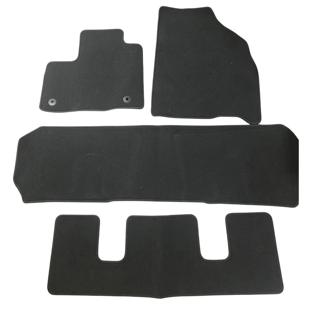New Black 2024 GMC Acadia / Cheverolet traverse AT4 Floor Mats